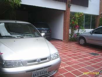 NO GUARUJÁ REGIÃO DA BRUNELLA - PREDIO 3 ANDARES