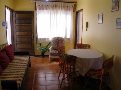 Apto/1 dormitorio no Centro de Capão da Canoa- ideal para até 4 pessoas