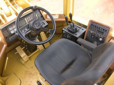 PÁ CARREGADEIRA CATERPILLAR 924F
