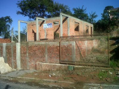 TERRENO COM CASA EM CONSTRUÇÃO-BARBADA