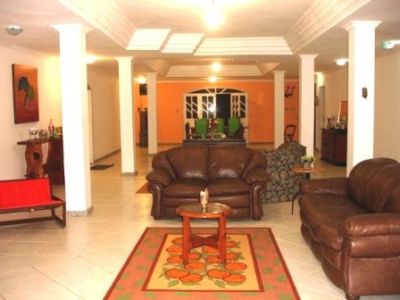 LINDA CASA 4 SUITES ,PISCINA ,HIDRO PARA 20 PESSOAS