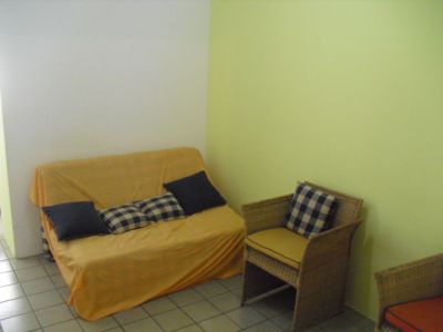 EXELENTE AP FRENTE PARA O MAR