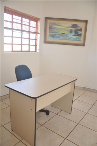 Sala de 45 m, com  cozinha  de 15m.