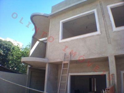 Olinto Imóveis vende Duplex 3 qts no Costazul em Rio das Ostras