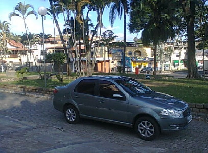 Motorista para viagem com carro ou o veículo do cliente