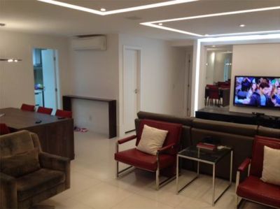 Amplo Apartamento na Barra da Tijuca Península de 03 suítes. 