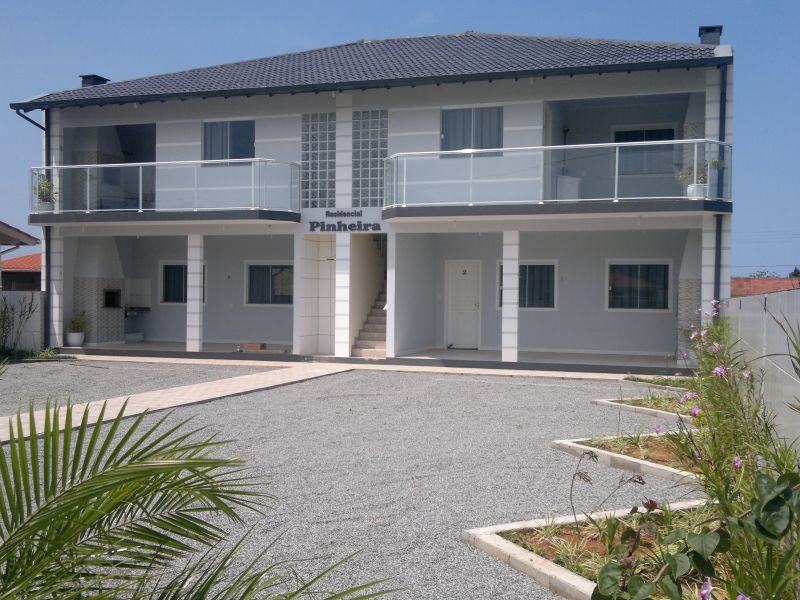 Alugo CASA/AP para Temporada na Praia da Pinheira, Guarda do Embaú - SC