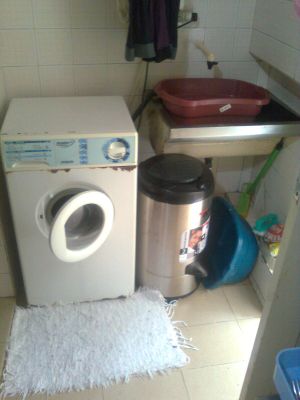 DIVIDO AP 2 D 2 BANH C EST. Q EST. TRAB. NÃO FUME