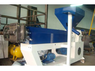 MAQUINAS PARA RECICLAGEM DE PLASTICOS