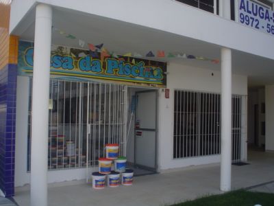 Manutenção de piscina e jardim.