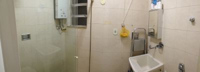 Quarto e sala na quadra da praia de Copacabana Ref.804