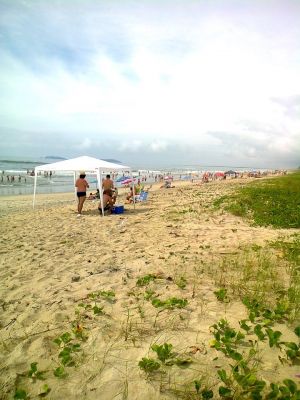 apartamento e kit net a 60 metros do mar