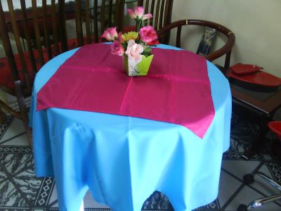 Locação de Toalhas de Mesa Cores Variadas.