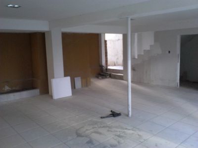 ALUGO SALA COMERCIAL COM 140M² EM LOCAL NOBRE DE CASA AMARELA - OPORTUNIDADE ÚNICA!!