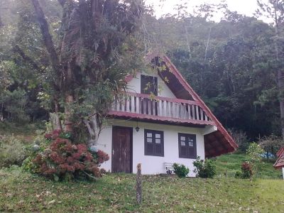 Alugo chalés confortáveis e aconchegantes