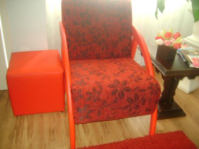 poltronas decorativas e p/ descanso...pusf almofadas sob medida.