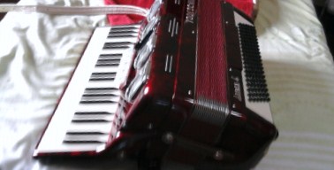 VENDO ACORDEON