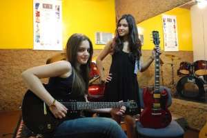 AULAS DE GUITARRA & VIOLÃO NA REGIÃO DE SANTANA E CASA VERDE 