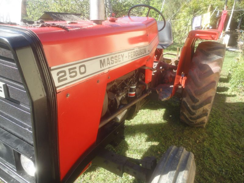 Trator Massey Ferguson 250