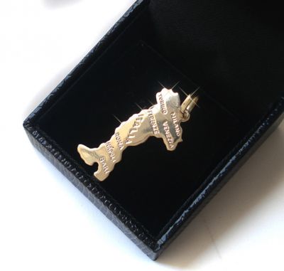 ITÁLIA COM SUAS PRINCIPAIS CIDADES PINGENTE DE OURO 18KL