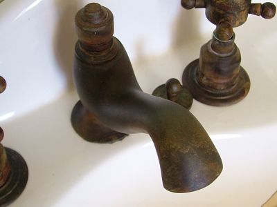 Restaudor, Lustrador de Móveis, Pátinas e Douração.