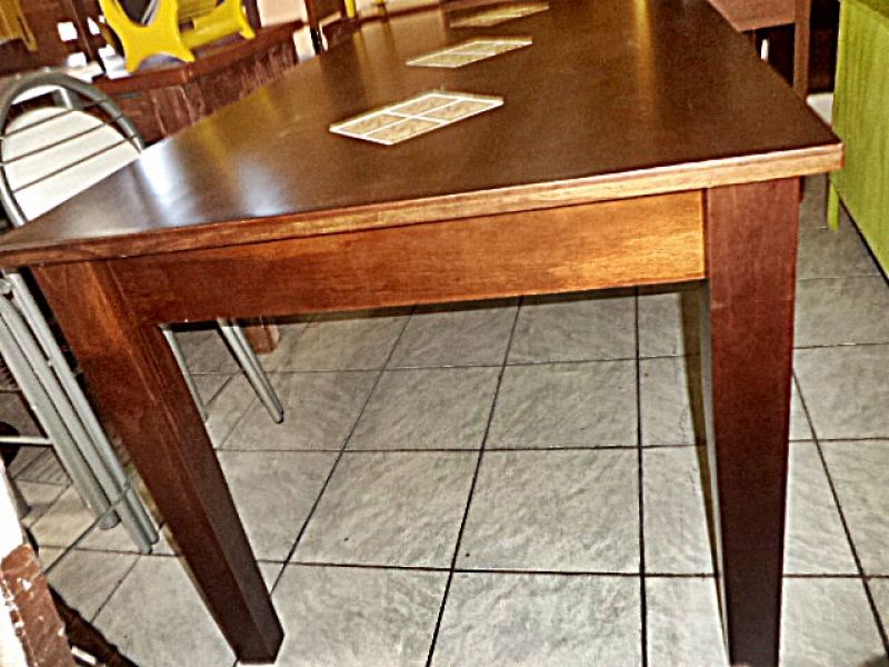 Mesa com 1,6m com adereços em azulejo - 6 lugares