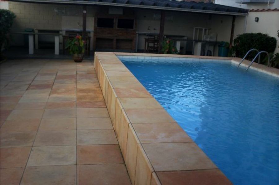 Apartamento aconchegante 2 quartos em lugar tranquilo no Itagua com área de laser