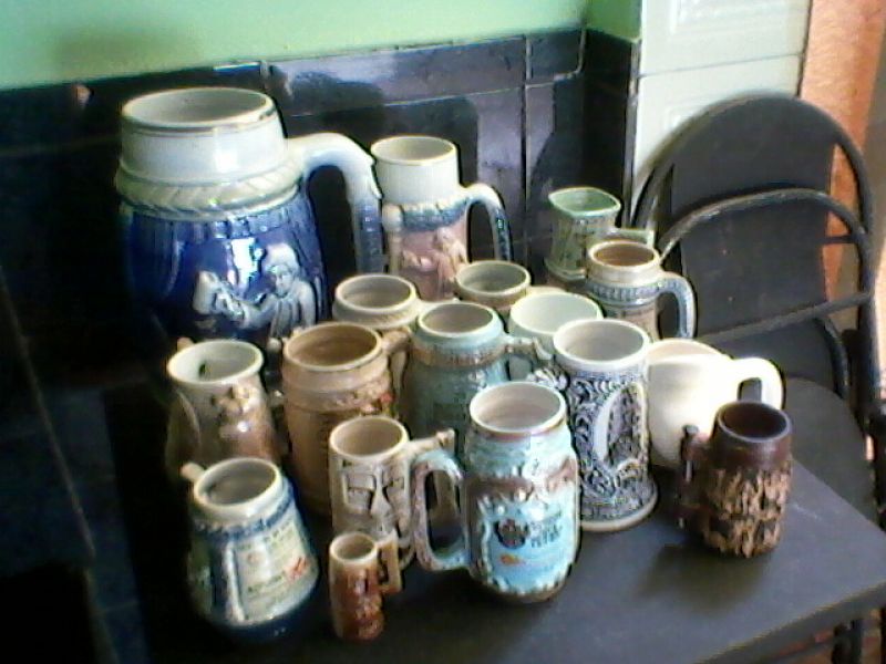 Colecao com 17 canecos festival choop vinho