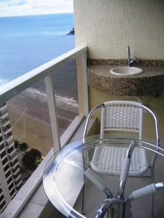 Lindo apto frente mar com wifi e churrasqueira