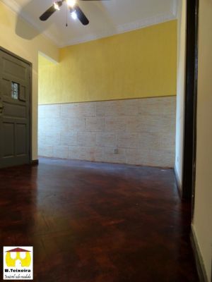 ÓTIMO APARTAMENTO DUPLEX COM 3 QUARTOS, COPA-COZINHA E VARANDA INTERNA.