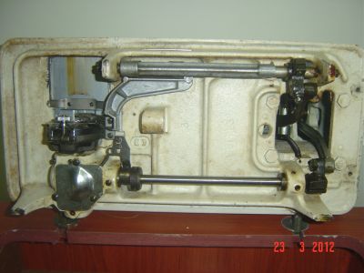 MÁQUINA DE COSTURA ELÉTRICA  ELGIM  ZIG ZAG,