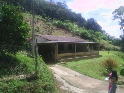 CHÁCARA COM 9.300 M² - JUQUITIBA - SP - F: (11) 4686-1562 - CEL: (11) 7302-9229 