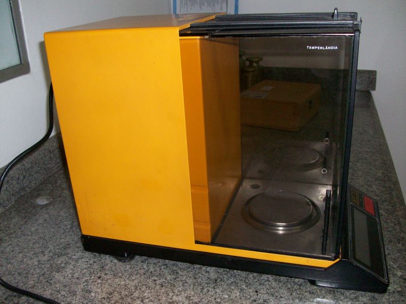 Balança Analitica de Precisão.