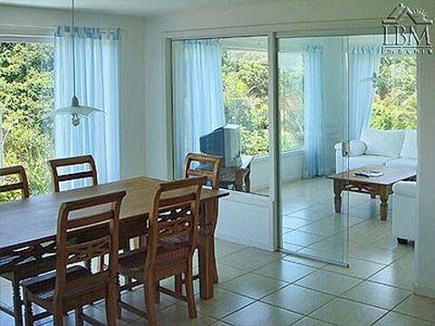 Casa com vista mar, piscina a venda em Búzios na Ferradura