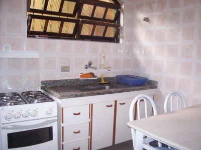 CASA DE 2 DORMITÓRIOS COM 1 SUITE