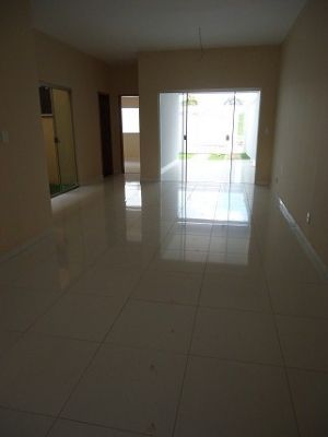 CASA 3 QTOS SENDO UMA SUÌTE. NO RES. TRÊS MARIAS GO