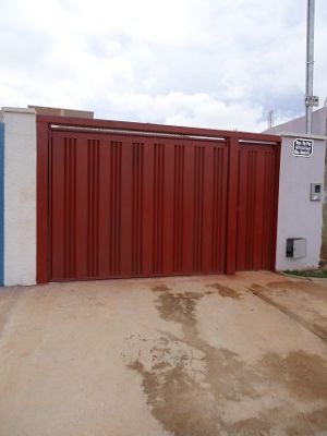 01 CASA, 02 QTS, C/ SUI`TE. NO RES. SANTA FE