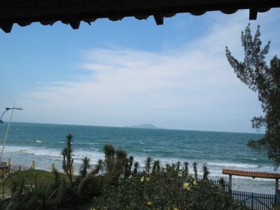 CASA COM VISTA PARA O MAR