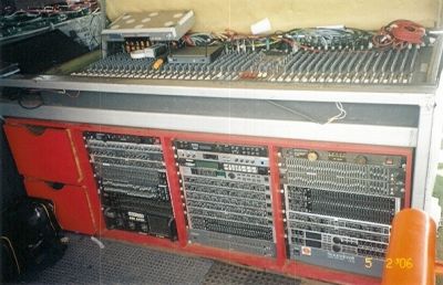 CAMINHAO TRIO ELETRICO