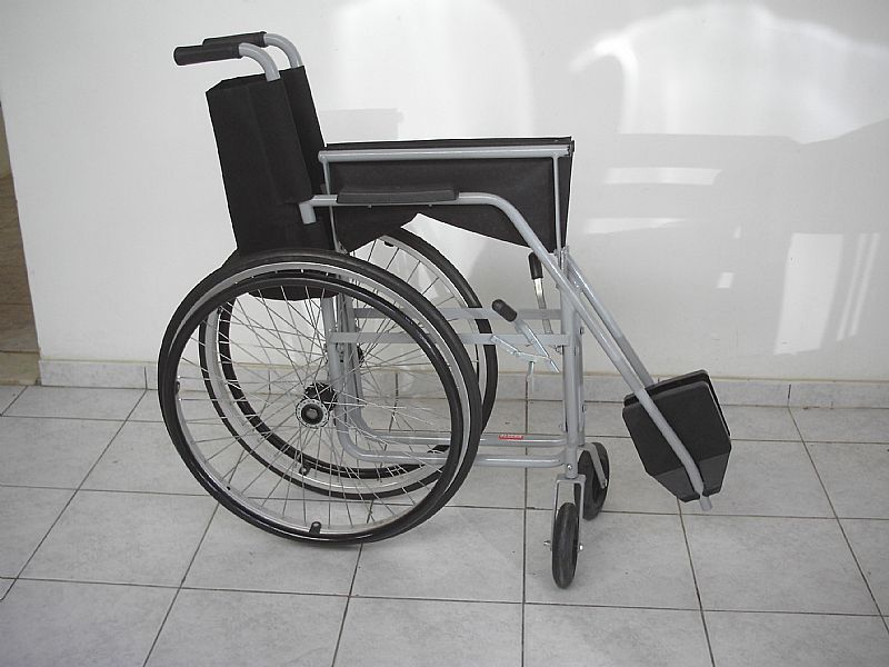 Cadeira de rodas.