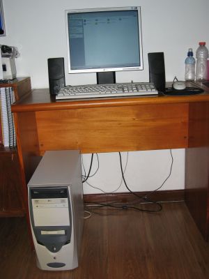 Desktop AMD Athlon (TM)  XP 2000 R$390,