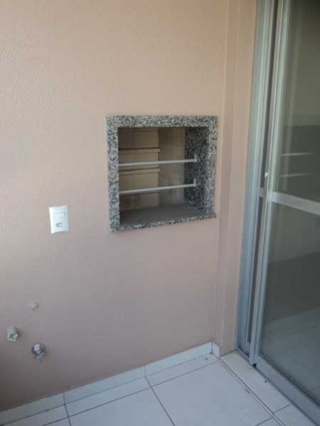 Ed. Cap Ferrat-bairro Centro (fundos mercado Angelôni)