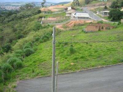 Condomínio: Outeiro das Flores 810m2 - Valor R$ 69.000,00, Avaliado em R$ 75.000,00
