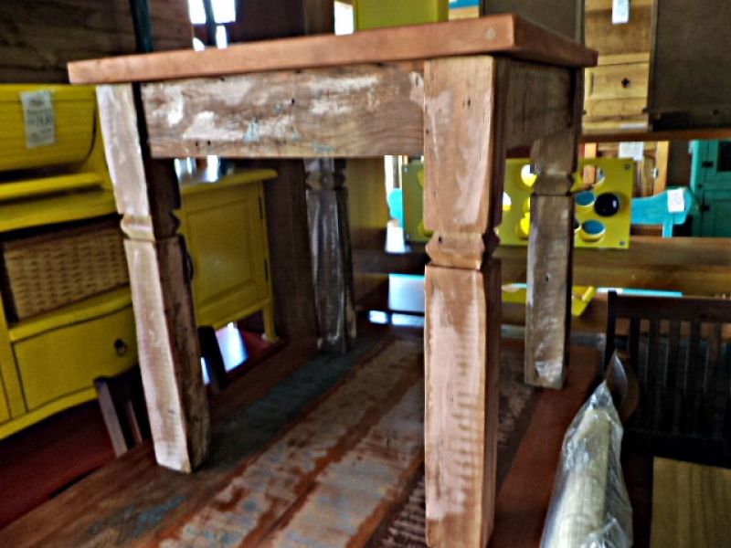 Mesa Rústica em Madeira de demolição - 80X80 cm