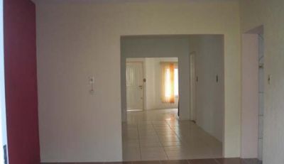 Vende-se linda casa em Joinville (totalmente reformada)