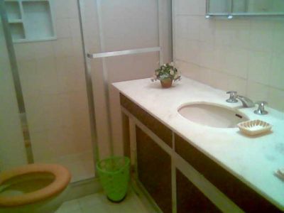 Excelente quarto sala quadra da praia Copacabana posto 3!