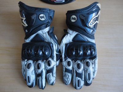 LUVAS ALPINESTARS GP PRO PRETA C/ BRANCA 