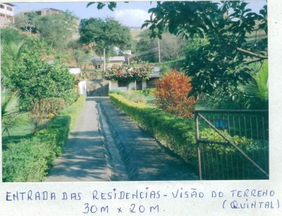 Duas casas em Miguel Pereira