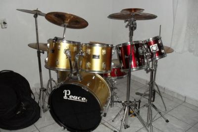 Bateria Completa 4 Tons c Pedal Duplo Mapex E Kit C 7 Pratos
