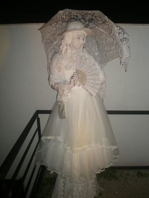 ESTÁTUAS E VITRINES VIVA PARA ABRILHANTAR O SEU EVENTO